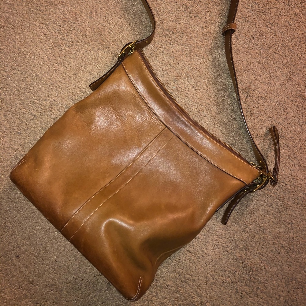BROWN LEATHER COACH SHOULDER BAG